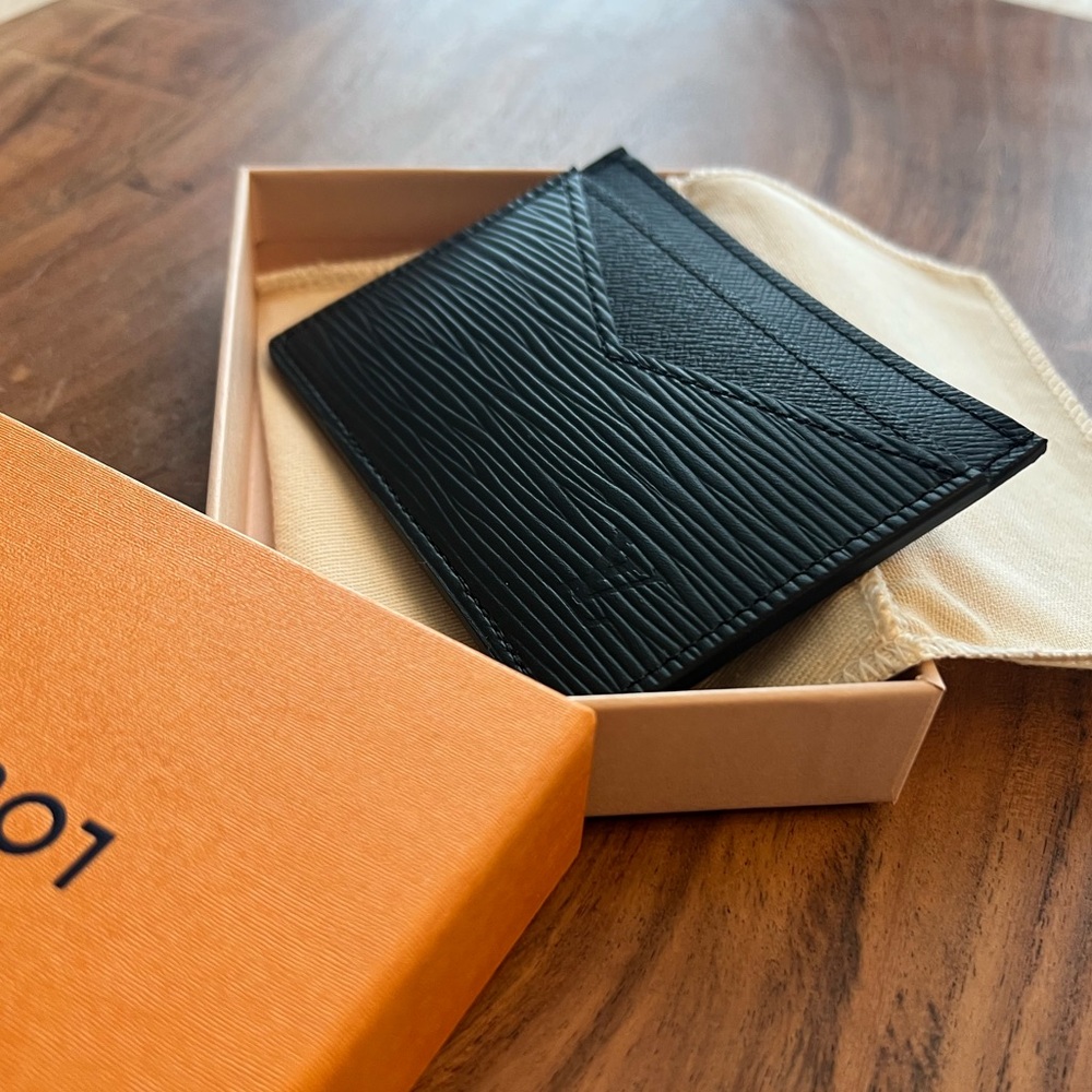 Louis Vuitton Black Key Card Holder Leather Wallet with Textured Design